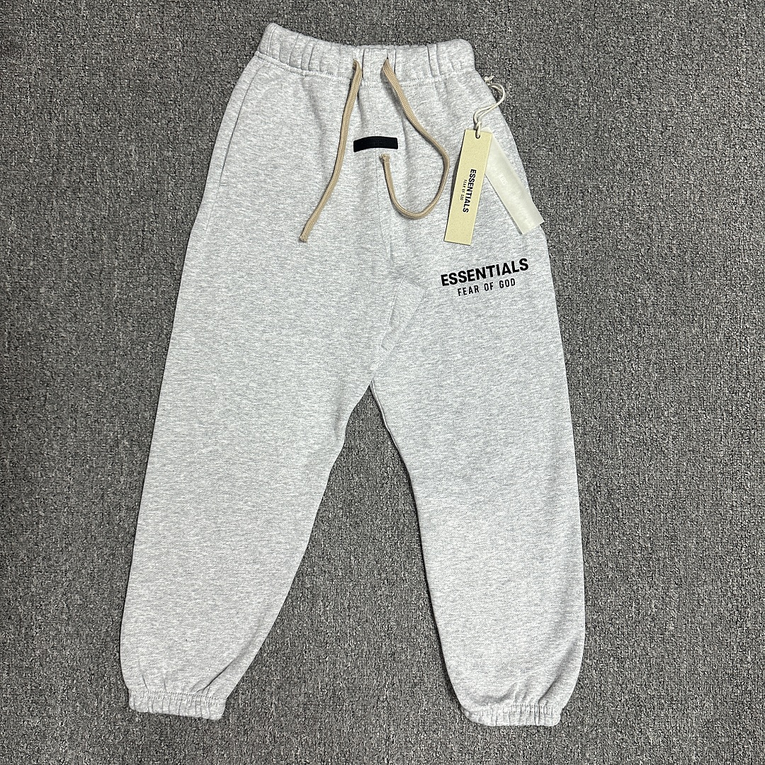 Essentials 158 Kids Ess FALL24 HOLIDAY Gum Velvet : Dark Mist Grey Light Black Desert Gold Brown 4/5 6/7 8 10 12 14/16 - Image 5