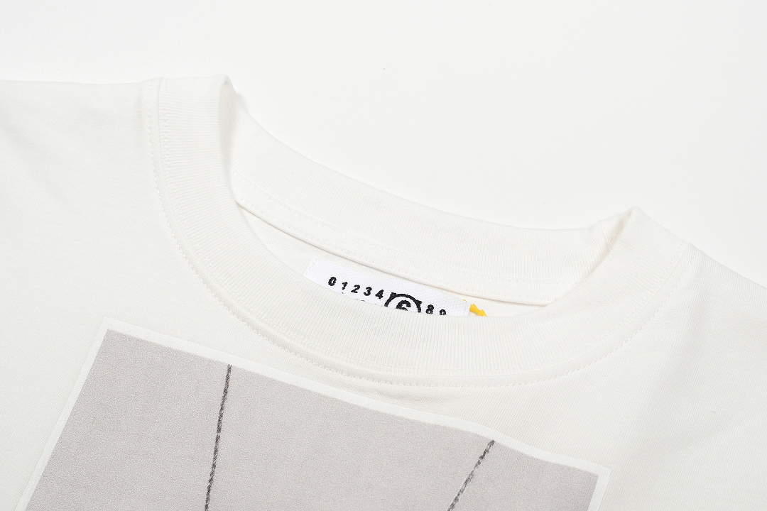 On Running 128 MM Print Short Sleeve T White 46 48 50 52 8303# - Image 4