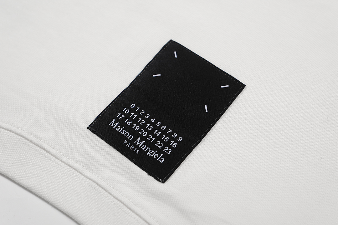 On Running 118 Maison Margiela MM6 LOGO Print Short Sleeve T White Black 46 48 50 52 3430# - Image 24
