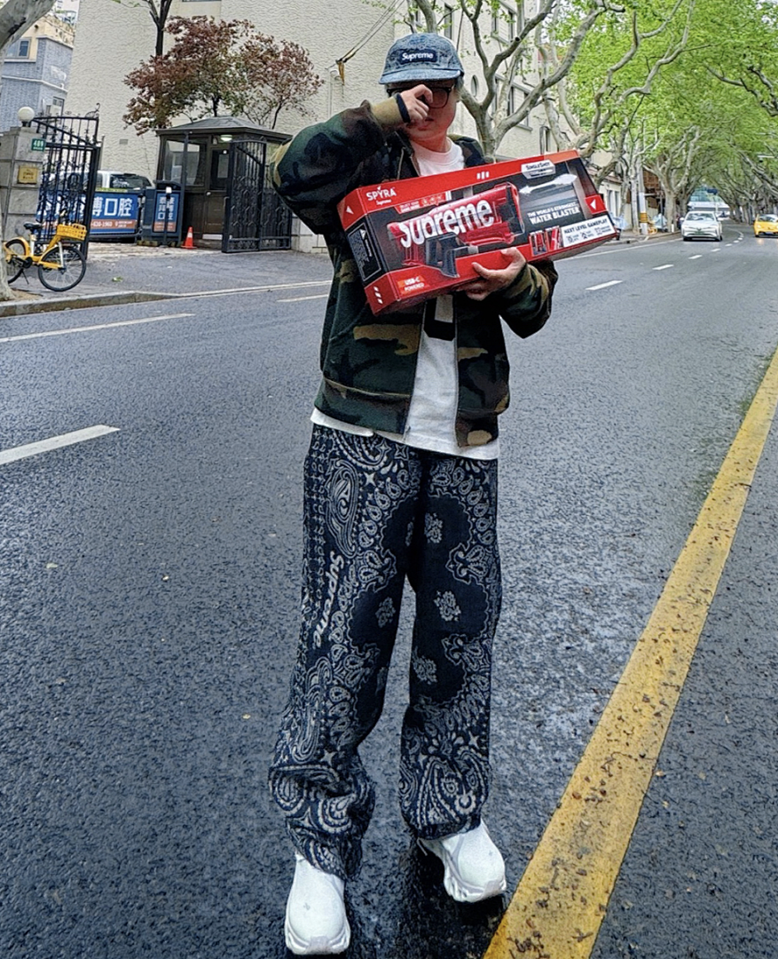 Supreme 498 SS25 BANDANA JACQUARD BAGGY JEAN Floral Fruit (Black) - Image 28
