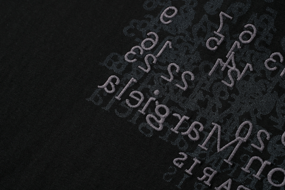On Running 118 MM Embroidered Print Short Sleeve T Black White 46 48 50 52 8309# - Image 7