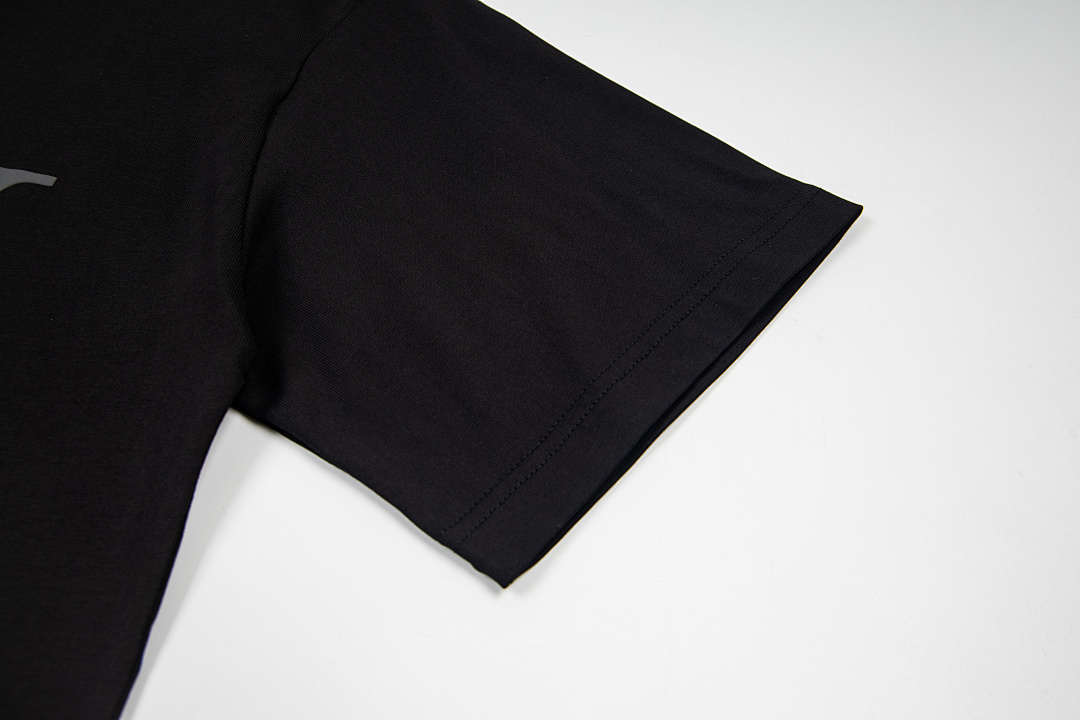 AMIRI 118 Wide Version Model Short Sleeve T Logo Print High Wind Black White Apricot S M L - Image 6