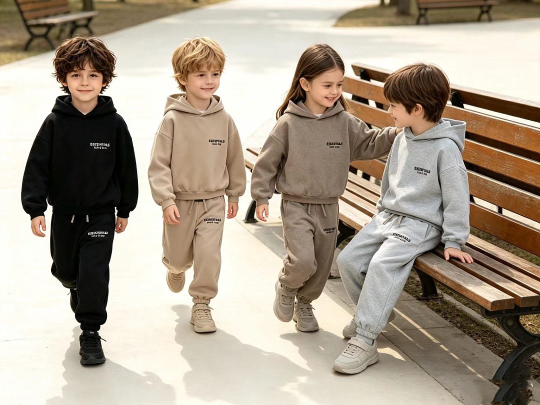 Essentials 158 Kids Ess FALL24 HOLIDAY Gum Velvet : Dark Mist Grey Light Black Desert Gold Brown 4/5 6/7 8 10 12 14/16 - Image 56