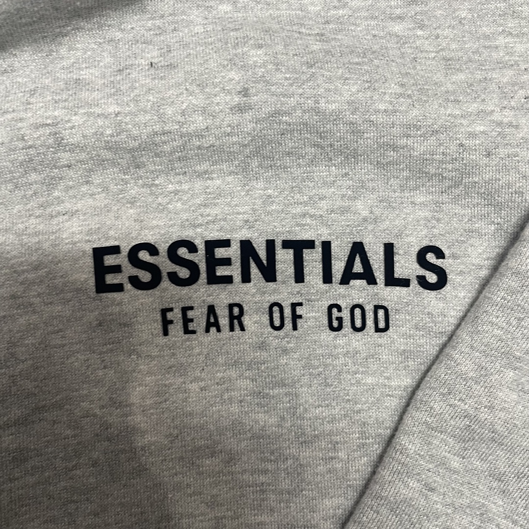 Essentials 188 Kids Ess FALL24 HOLIDAY : Dark Mist Grey Light Black Desert Gold Brown 4/5 6/7 8 10 12 14/16 - Image 20