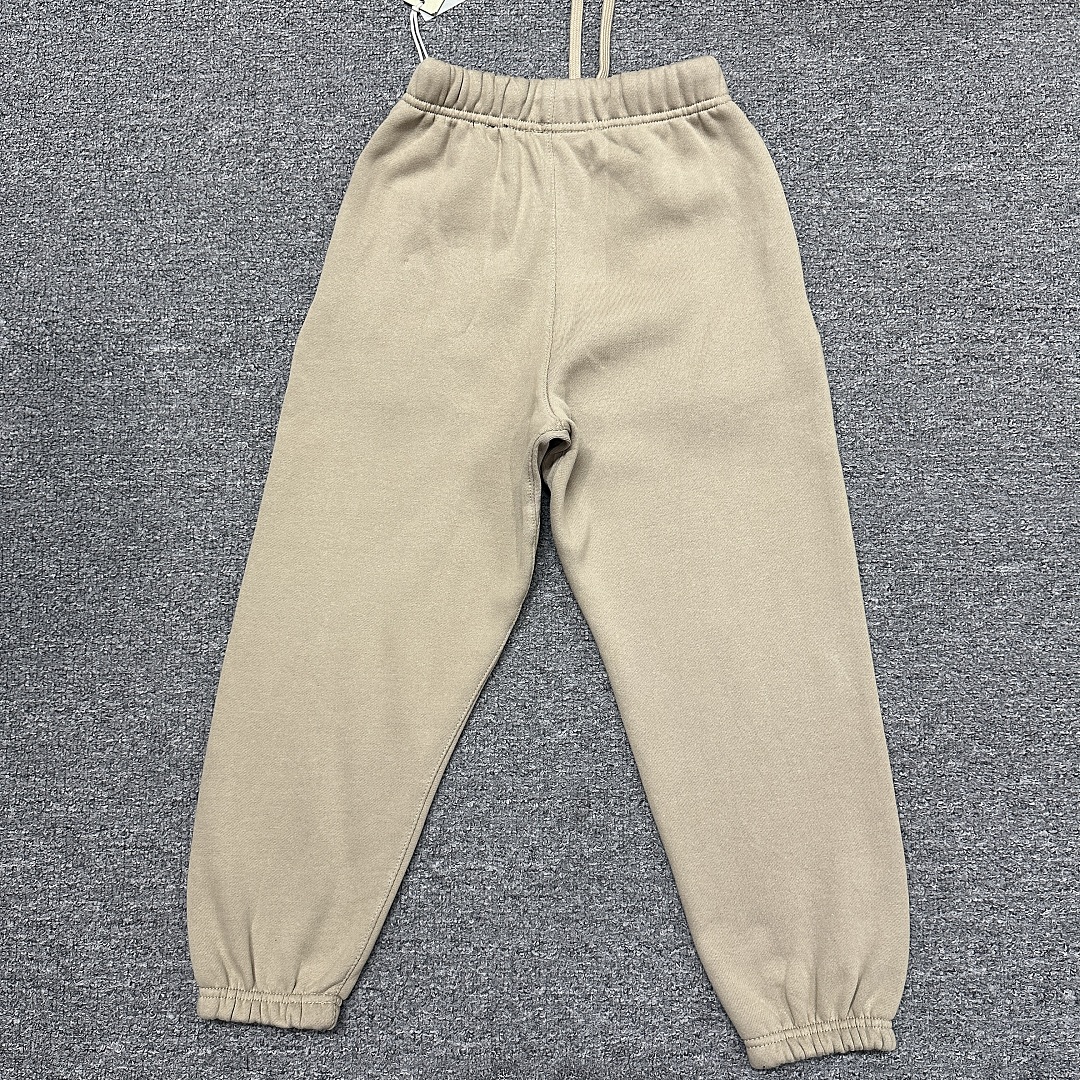 Essentials 158 Kids Ess FALL24 HOLIDAY Gum Velvet : Dark Mist Grey Light Black Desert Gold Brown 4/5 6/7 8 10 12 14/16 - Image 31