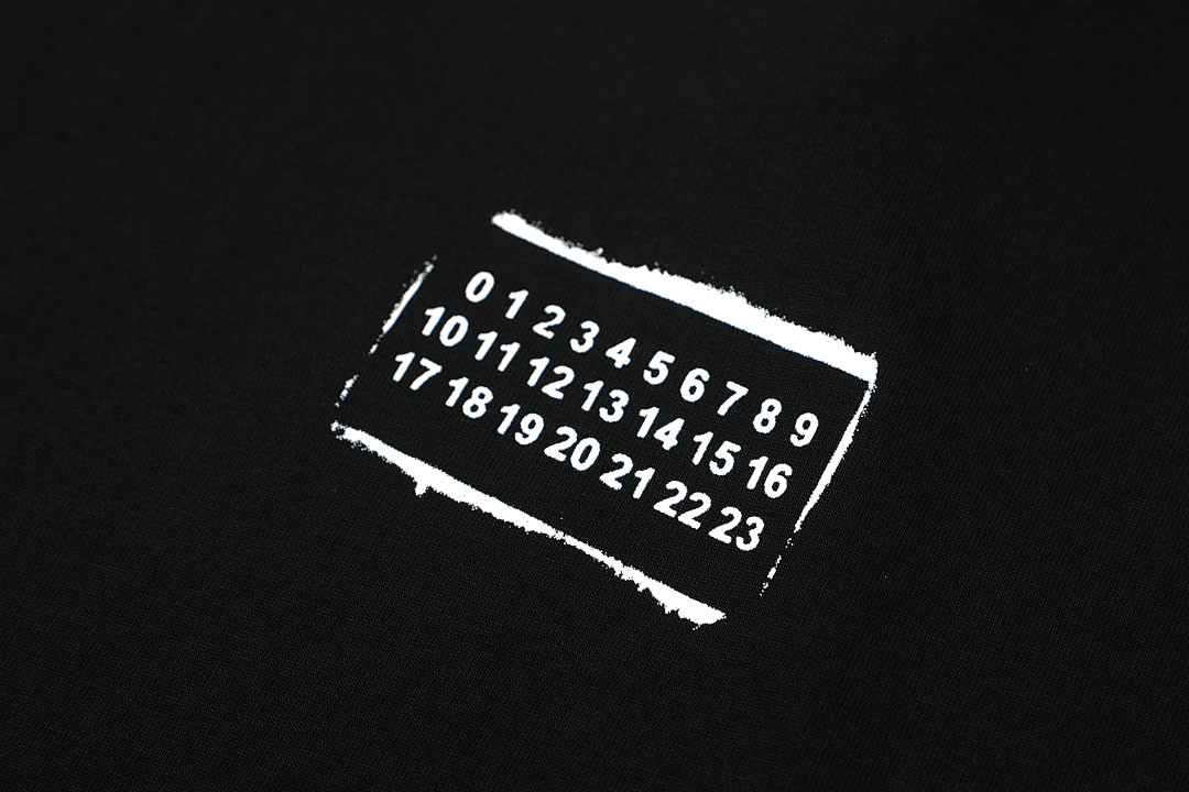 On Running 118 Maison Margiela MM6 LOGO Print Short Sleeve T White Black 46 48 50 52 3430# - Image 6