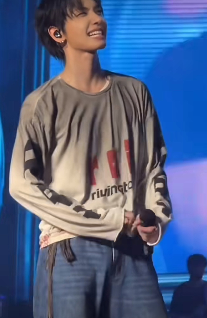 Off-White 148 RIVINGTON Roi Rebis Amor Enemy LS Gradient Long Sleeve T : Off White S M L - Image 16