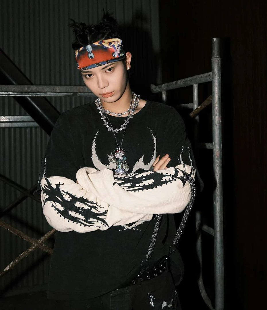 Chanel 218 CHEW FOREVER Star Long Sleeve : Water Black :S M L - Image 16