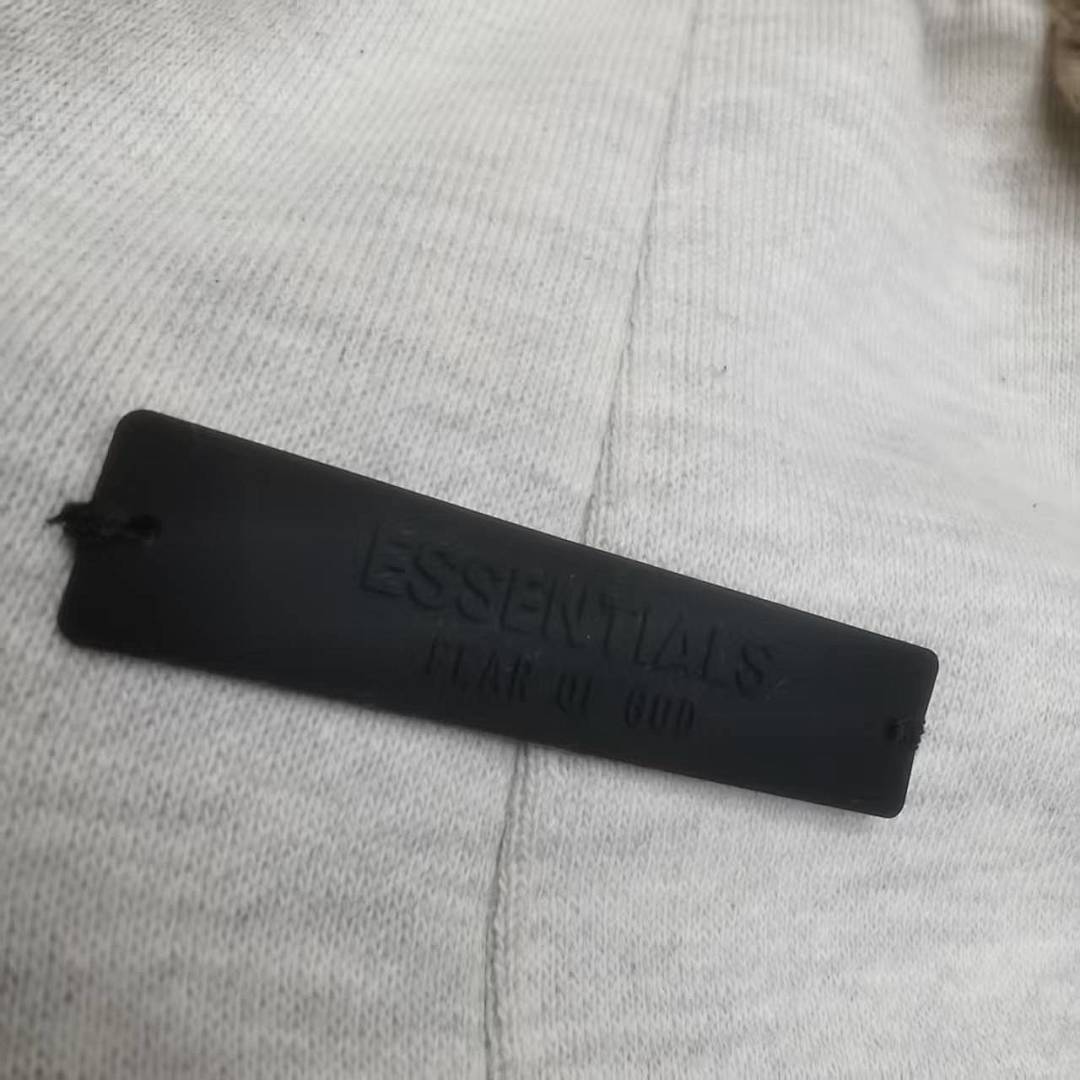 Essentials 228 Ess X Collab FW25 Gum : Light Mist Grey Black S-XL - Image 18
