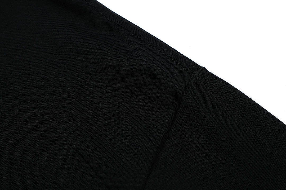 On Running 108 New Vogue × MM6 Maison Margiela LOGO Print Short Sleeve T Black White 46 48 50 52 3966# - Image 5