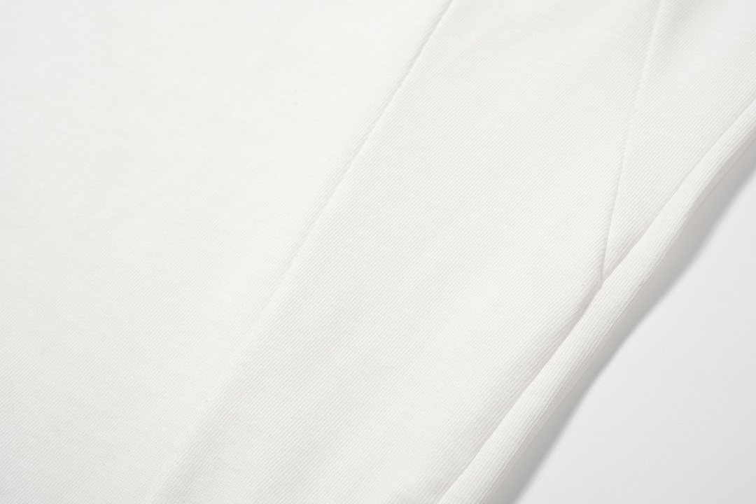On Running 118 M6 Embroidered Short Sleeve T Black White 46 48 50 52 8087# - Image 23