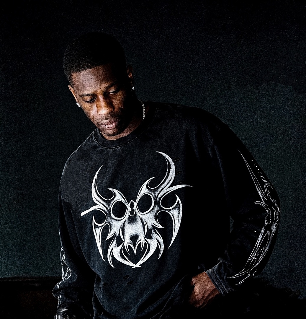 Chanel 168 CHEW FOREVER｜ Long Sleeve : Water Black S M L - Image 15
