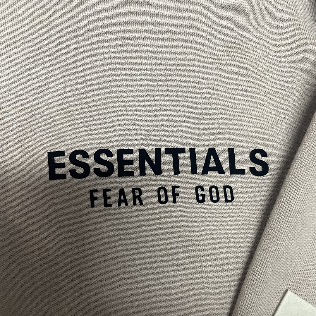 Essentials 188 Kids Ess FALL24 HOLIDAY : Dark Mist Grey Light Black Desert Gold Brown 4/5 6/7 8 10 12 14/16 - Image 34