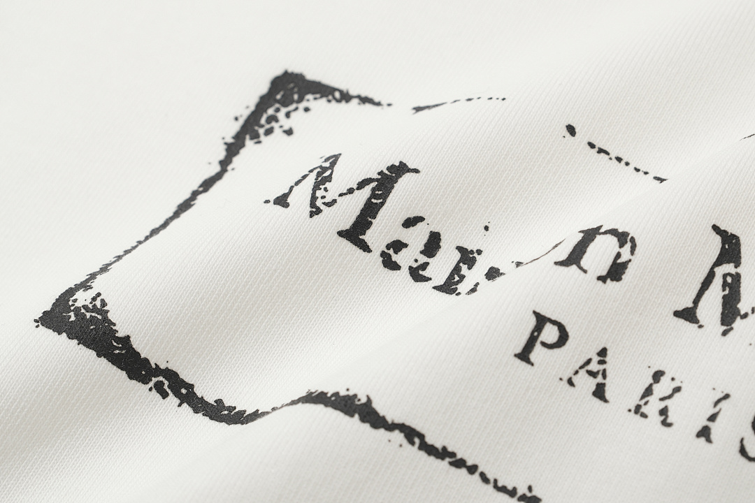 On Running 108 MM LOGO Print Short Sleeve T White Black 46 48 50 52 8076# - Image 24