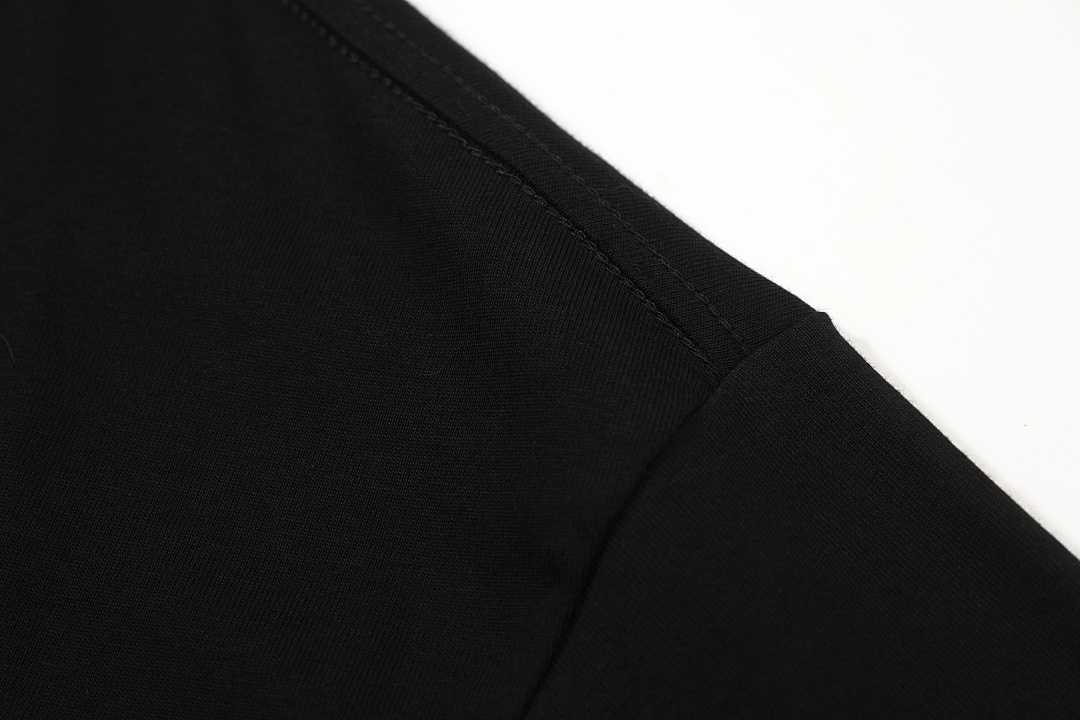 On Running 108 Maison Margiela MM6 Print Short Sleeve T Black White 46 48 50 52 3414# - Image 10
