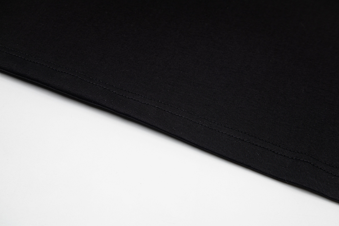 AMIRI 118 Wide Version Model Short Sleeve T Logo Print High Wind Black White Apricot S M L - Image 10