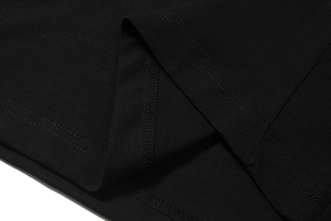 On Running 118 M6 Embroidered Short Sleeve T Black White 46 48 50 52 8087# - Image 10