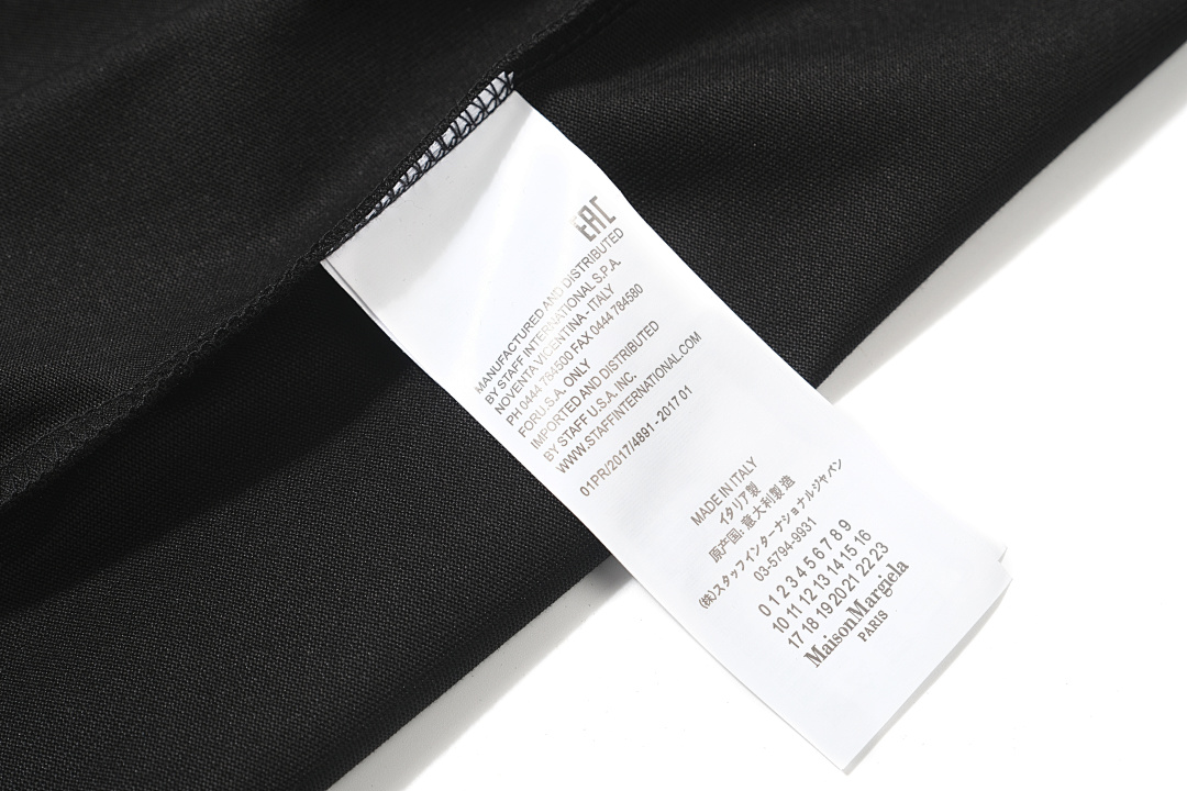 On Running 108 MM LOGO Print Short Sleeve T White Black 46 48 50 52 8076# - Image 13