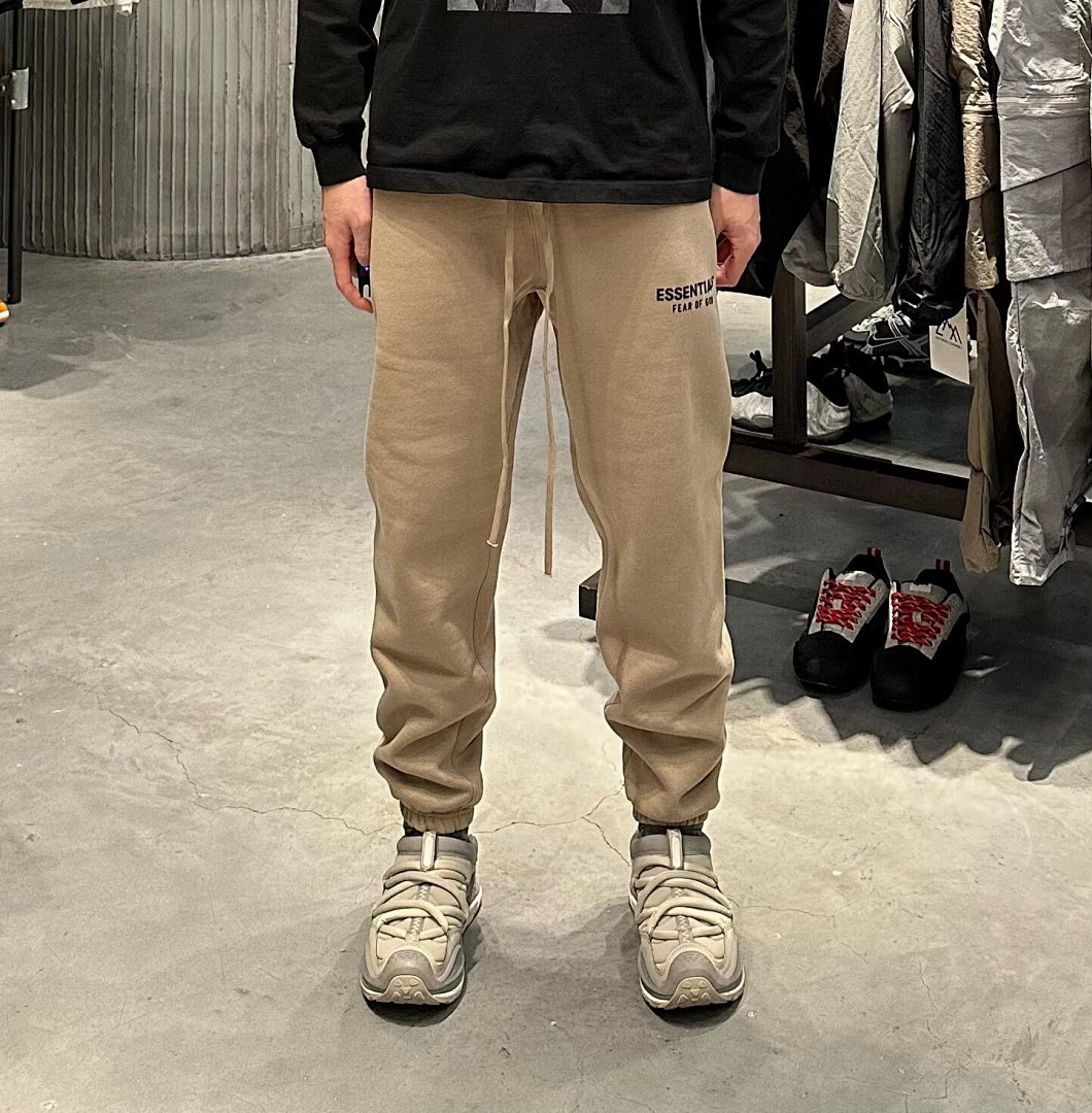 Essentials 178 Ess FALL24 HOLIDAY Fleece EssentialSweatpant Print Lace Up Velvet : Dark Mist Grey Light Black Desert Gold Brown :S-XL - Image 27