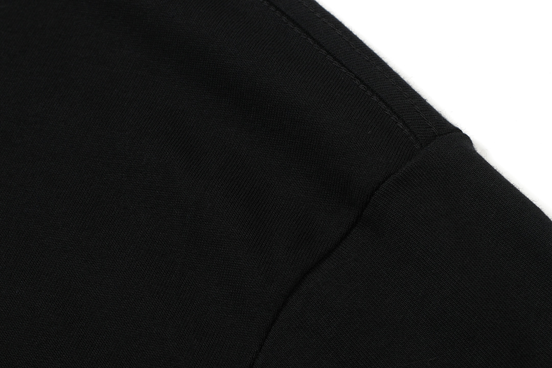 On Running 108 CIVISION By CSC Embroidered LOGO Label Short Sleeve T Black White 1 2 3 3407# - Image 7