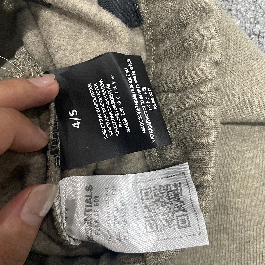 Essentials 158 Kids Ess FALL24 HOLIDAY Gum Velvet : Dark Mist Grey Light Black Desert Gold Brown 4/5 6/7 8 10 12 14/16 - Image 23