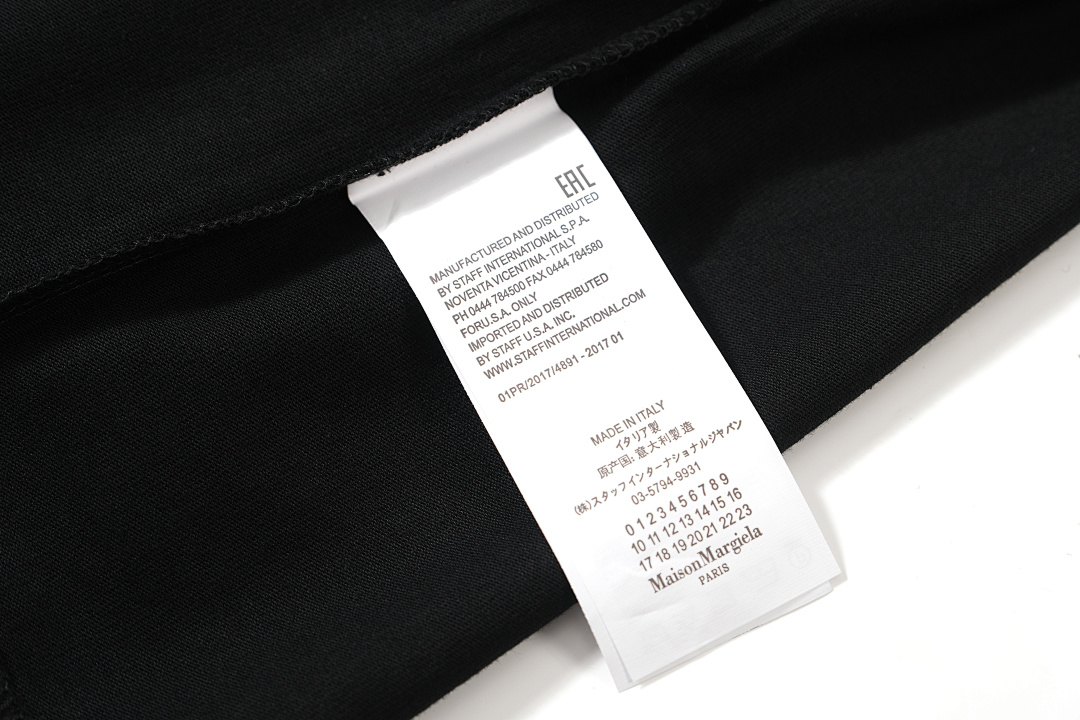 On Running 108 Maison Margiela MM6 Print Short Sleeve T Black White 46 48 50 52 3414# - Image 14