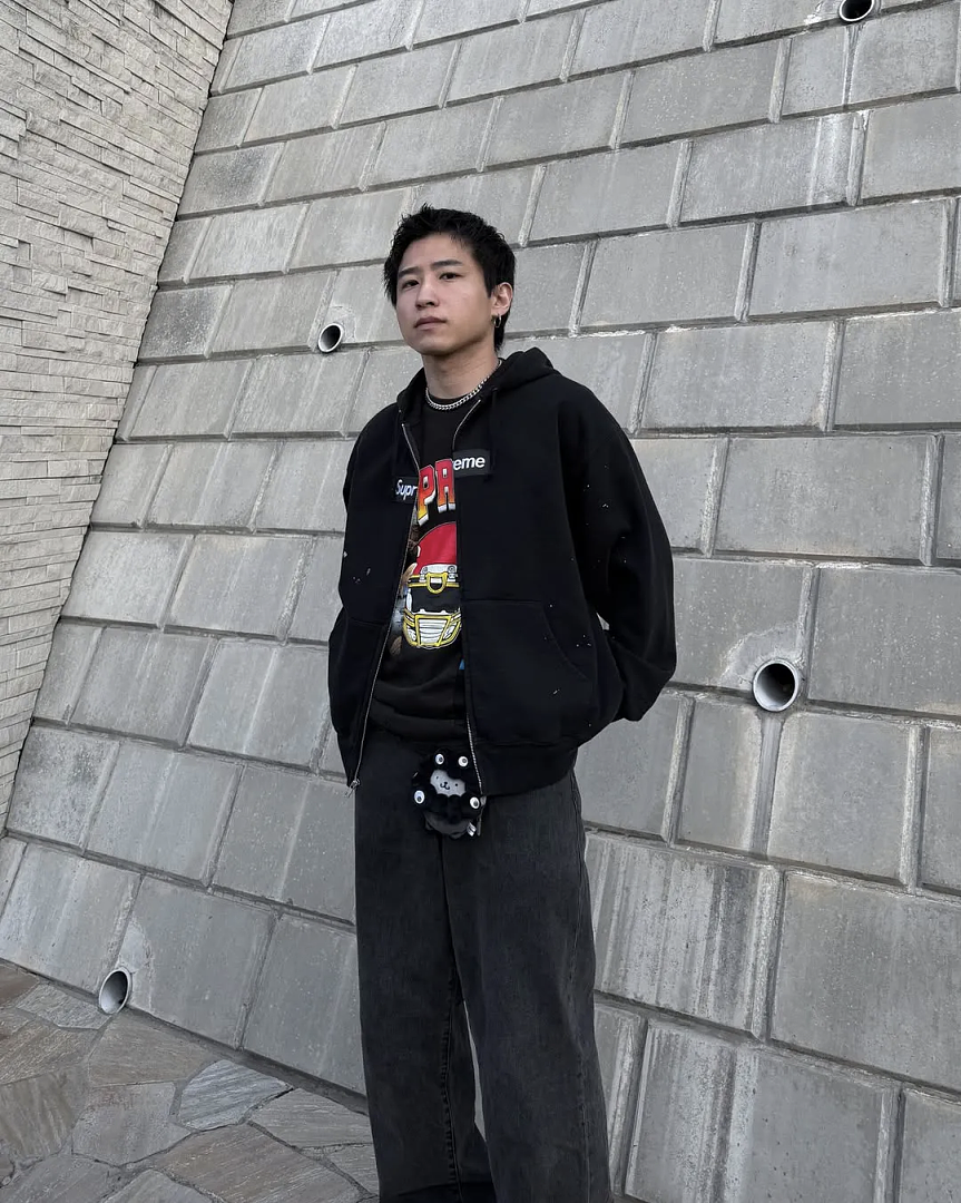 Supreme 258 X MM6 SPLIT GRAPHIC TOP Classic T - Image 35