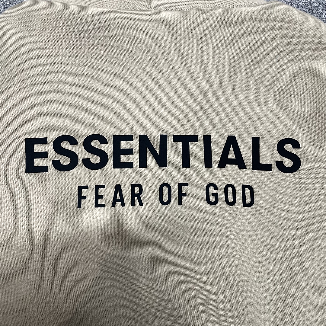 Essentials 188 Kids Ess FALL24 HOLIDAY : Dark Mist Grey Light Black Desert Gold Brown 4/5 6/7 8 10 12 14/16 - Image 35