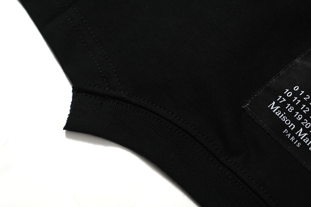 On Running 118 Maison Margiela MM6 LOGO Print Short Sleeve T White Black 46 48 50 52 3430# - Image 11
