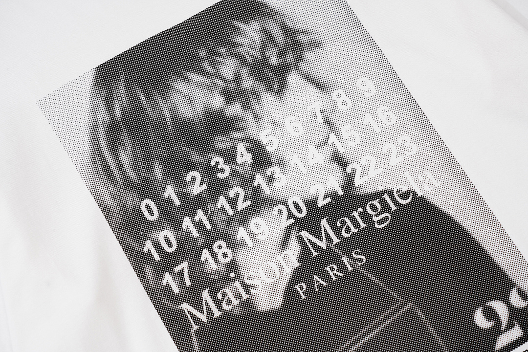 On Running 108 New Vogue × MM6 Maison Margiela Patch LOGO Print Short Sleeve Black White 1 2 3 3900# - Image 16