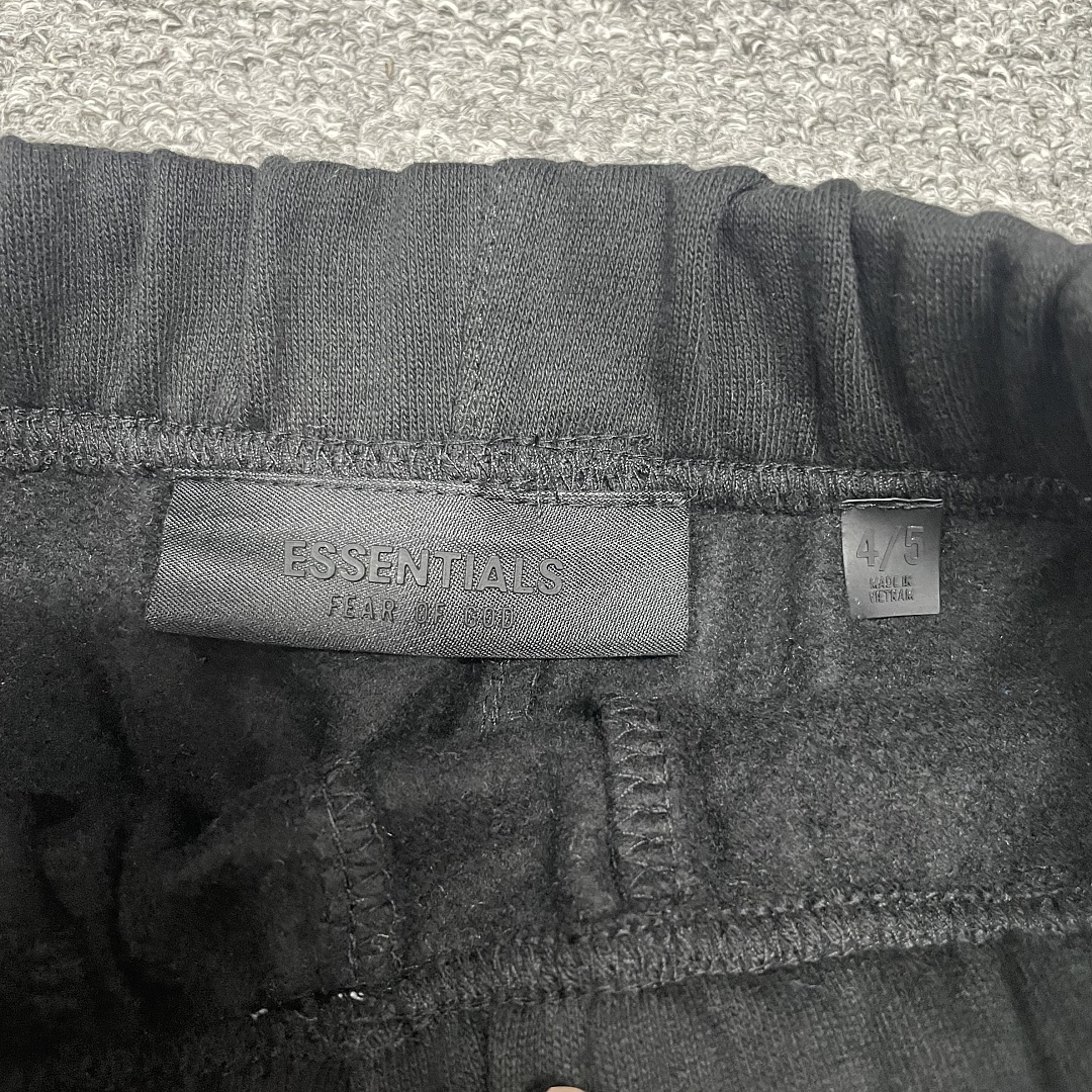 Essentials 158 Kids Ess FALL24 HOLIDAY Gum Velvet : Dark Mist Grey Light Black Desert Gold Brown 4/5 6/7 8 10 12 14/16 - Image 46