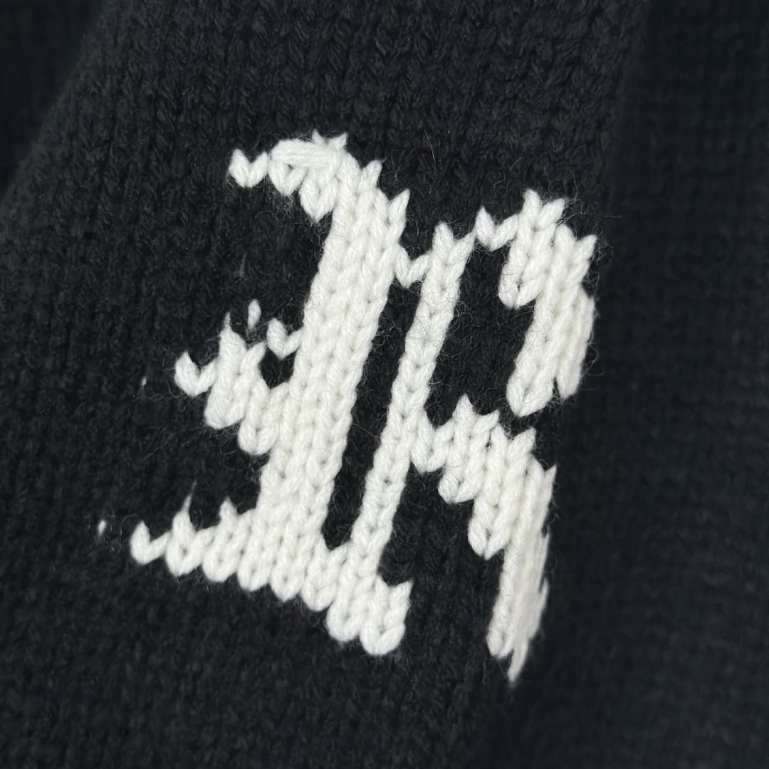 Supreme 338 SS26 OLD ENGLISH SLEEVES SWEATER Fleece Collar Black Sky Blue S - Image 11