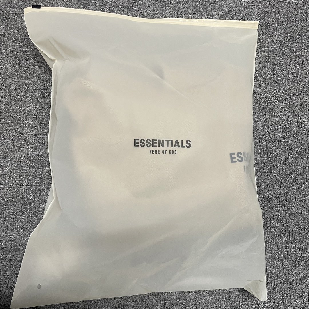 Essentials 188 Kids Ess FALL24 HOLIDAY : Dark Mist Grey Light Black Desert Gold Brown 4/5 6/7 8 10 12 14/16 - Image 39