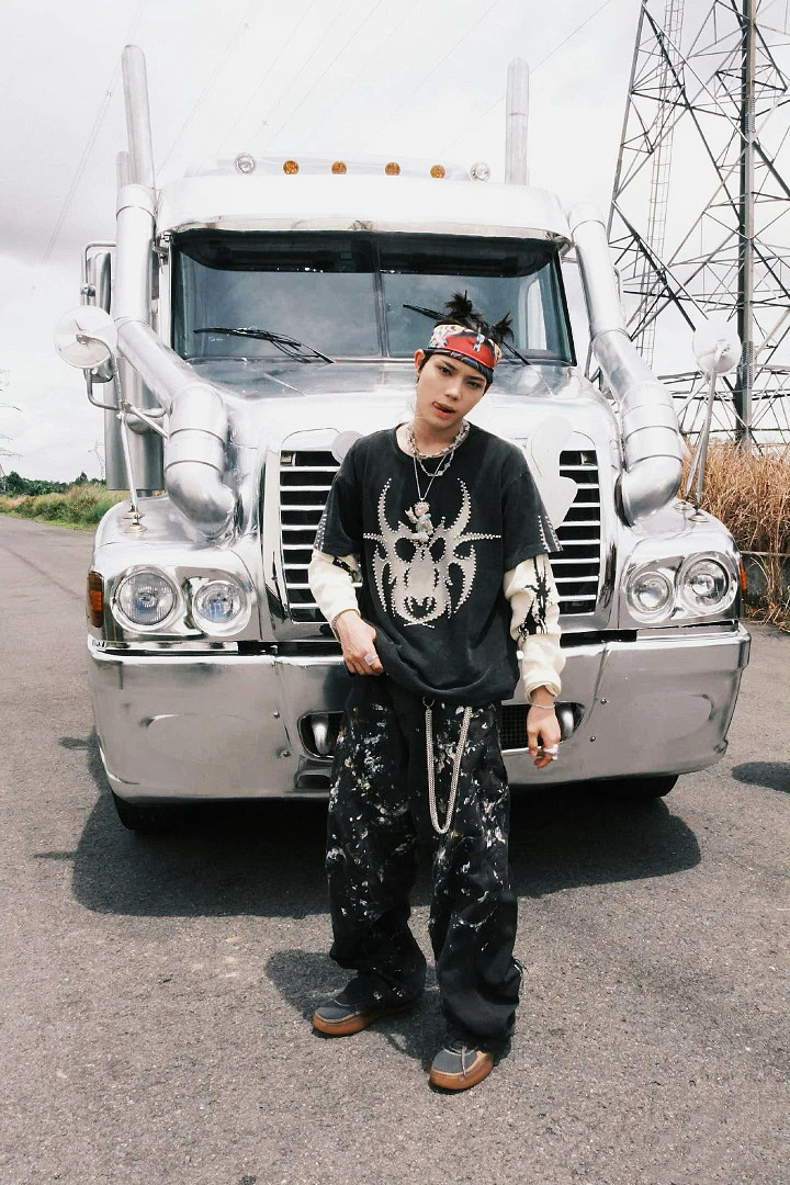 Chanel 218 CHEW FOREVER Star Long Sleeve : Water Black :S M L - Image 13