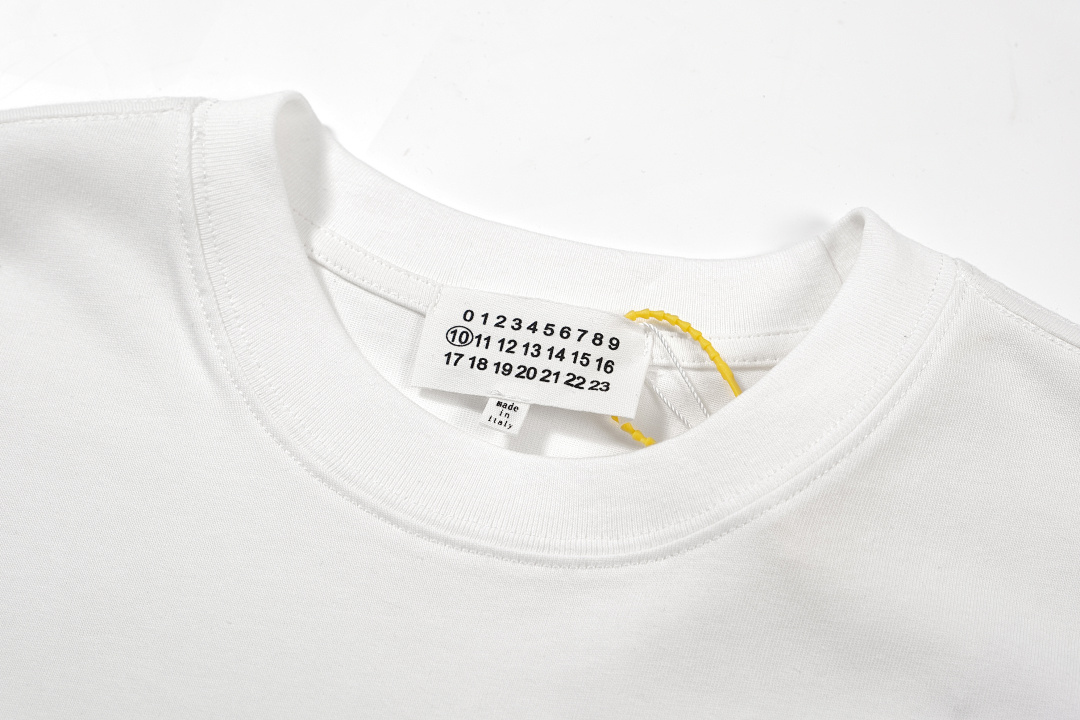 On Running 108 Maison Margiela MM6 Print Short Sleeve T Black White 46 48 50 52 3414# - Image 21
