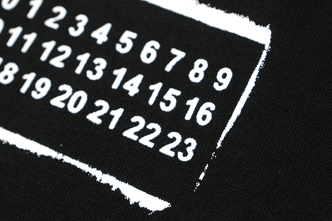 On Running 118 Maison Margiela MM6 LOGO Print Short Sleeve T White Black 46 48 50 52 3430# - Image 7