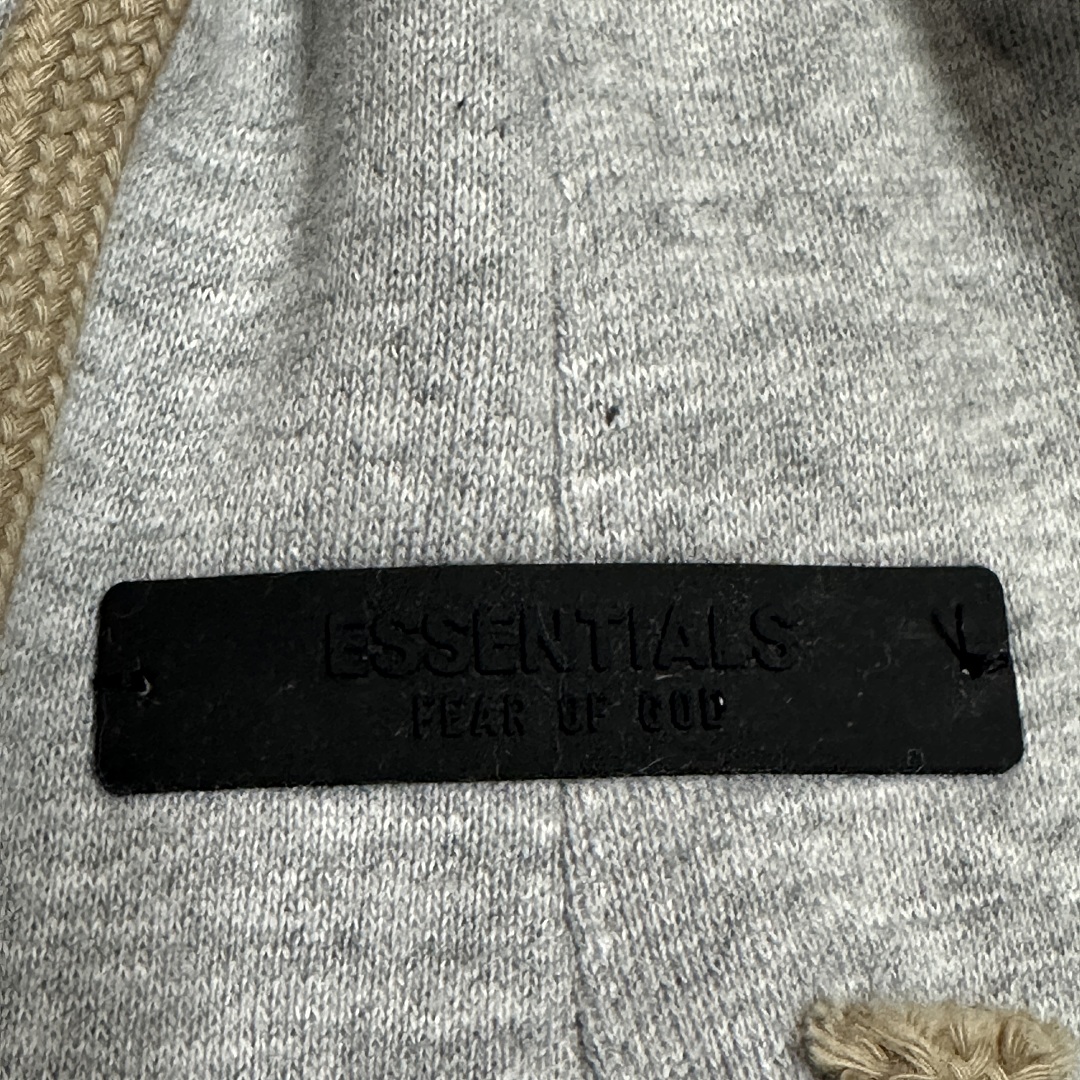 Essentials 158 Kids Ess FALL24 HOLIDAY Gum Velvet : Dark Mist Grey Light Black Desert Gold Brown 4/5 6/7 8 10 12 14/16 - Image 7