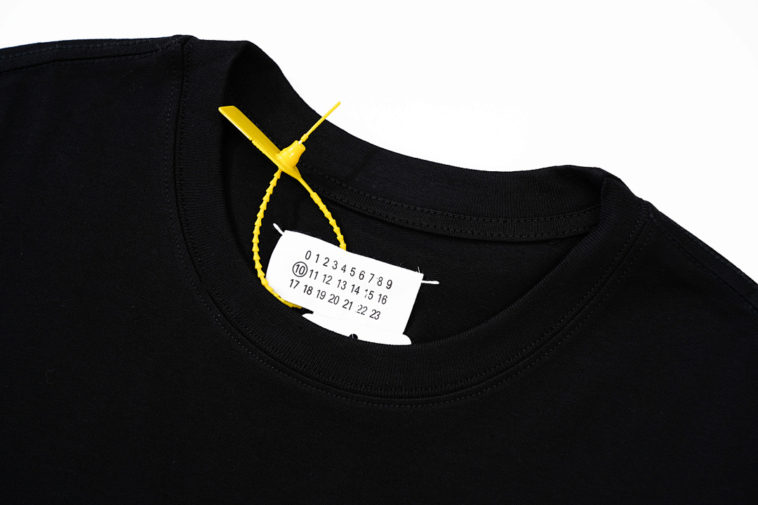 On Running 118 MM6 Maison Margiela Embroidered LOGO Label Short Sleeve T Black White 46 48 50 52 3950# - Image 8