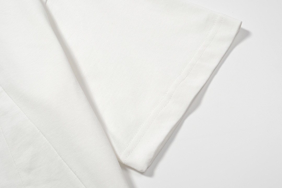 On Running 118 M6 Embroidered Short Sleeve T Black White 46 48 50 52 8087# - Image 25