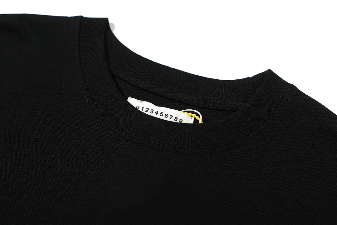 On Running 118 Maison Margiela MM6 LOGO Print Short Sleeve T White Black 46 48 50 52 3430# - Image 5