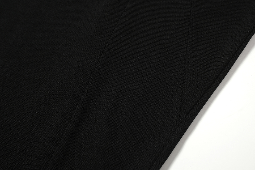 On Running 118 M6 Embroidered Short Sleeve T Black White 46 48 50 52 8087# - Image 9