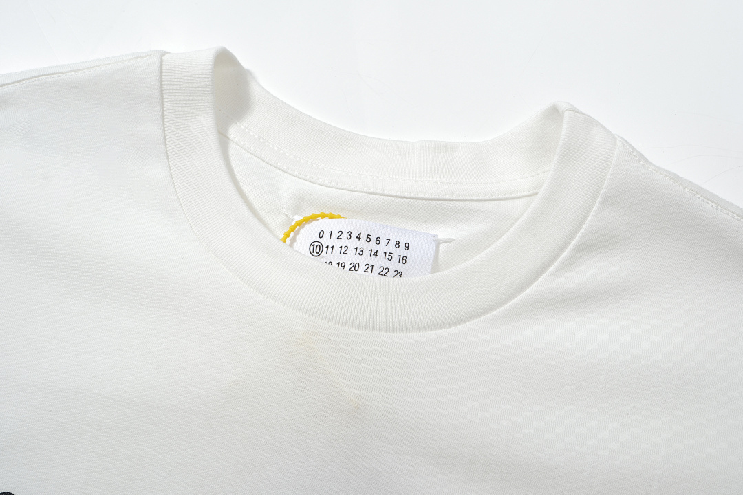 On Running 108 New Vogue × MM6 Maison Margiela LOGO Print Short Sleeve T Black White 46 48 50 52 3966# - Image 18