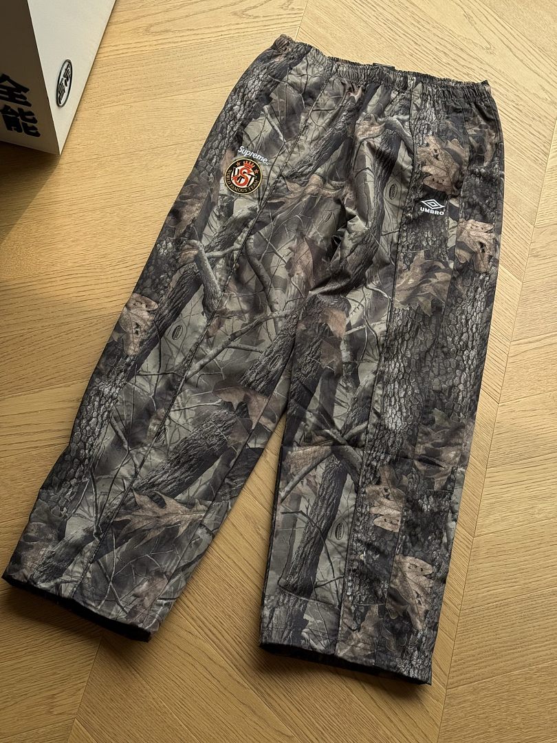 Balenciaga 368 SS26 WEEK1 Cotton Ripstop Track Pant Wide Black Camo Purple Off White S~XL - Image 38