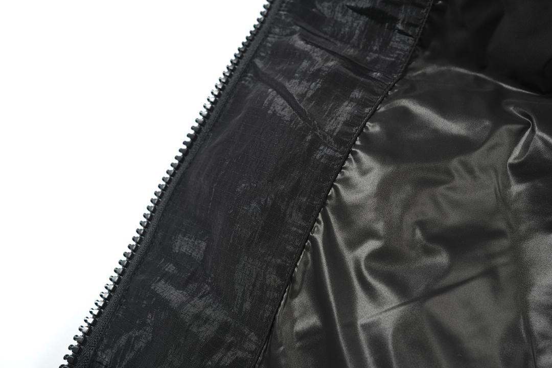 On Running 278 Cole Buxton Gloss Surface Vest Black Coffee S-XL C7037# - Image 30