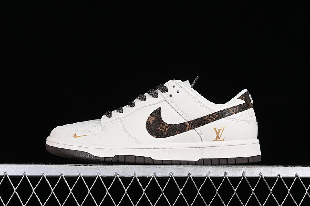 Unbranded [XD1688-017]-[SB Dunk Low L*V WHITE/BROWN]-[WOMAN:36-39]-[MAN:40-45], photo 1
