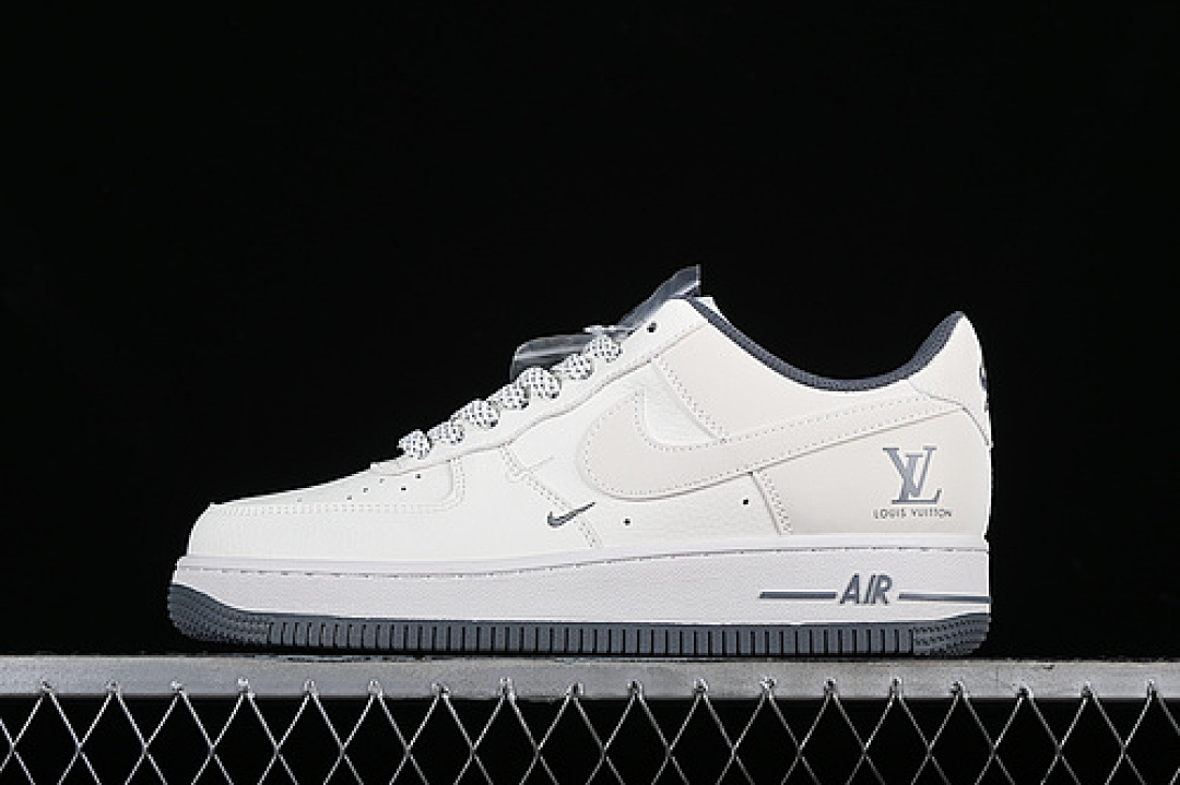 Nike Nike AIR FORCE 1 07 LOW L*V OFF WHITE/GREY · XZ6188-006, photo 1