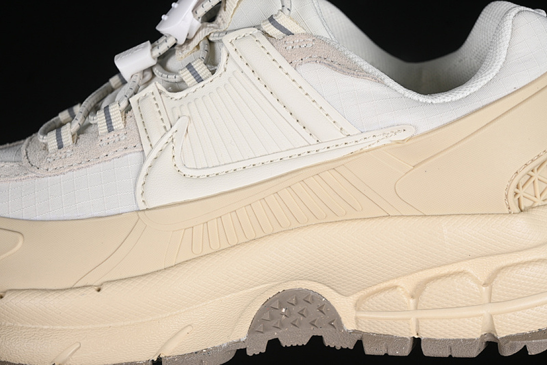 Nike [FV2295-101]-[ZOOM VOMERO ROAM WHITE/BEIGE]-[WOMAN:36-39]-[MAN:40-45] - Image 8