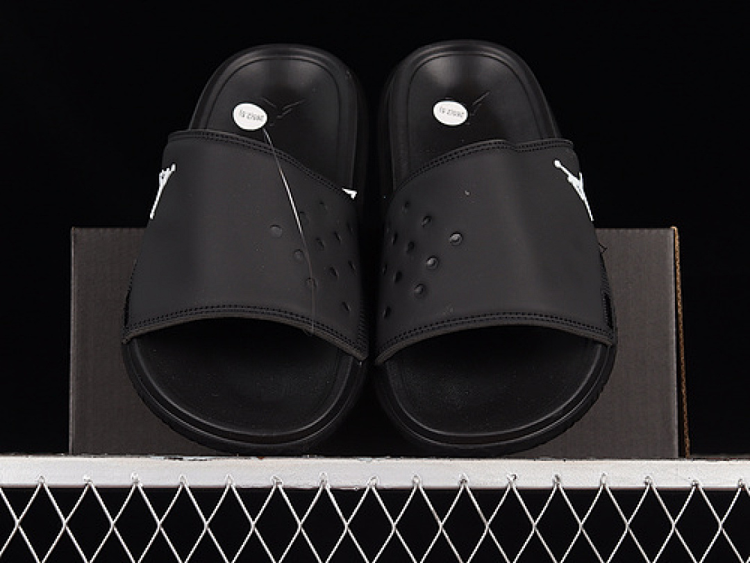 Jordan [DC9835-060]-[AIR JORDAN PLAY SLIDE BLACK/PHOTON DUST/OFF NOIR/UNIVERSITY RED]-[UNISEZ:36-45] - Image 3