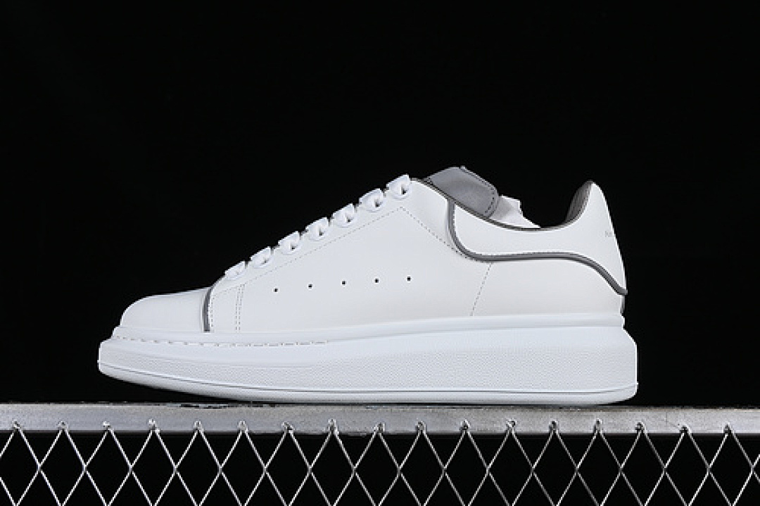 Alexander McQueen [ALEXANDER MCQUEEN WHITE/GREY]-[WOMAN:35-39]-[MAN:40-44], photo 1