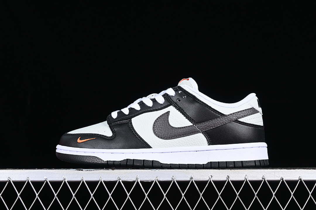 Nike DUNK LOW MINI SWOOSH BLACK/WHITE/TOTAL ORANGE · FN7808-001, photo 1